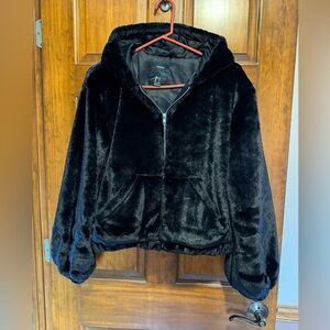 Forever 21 Women's Black Faux Fur Jacket